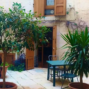Apartment Traditional In Old, Bari